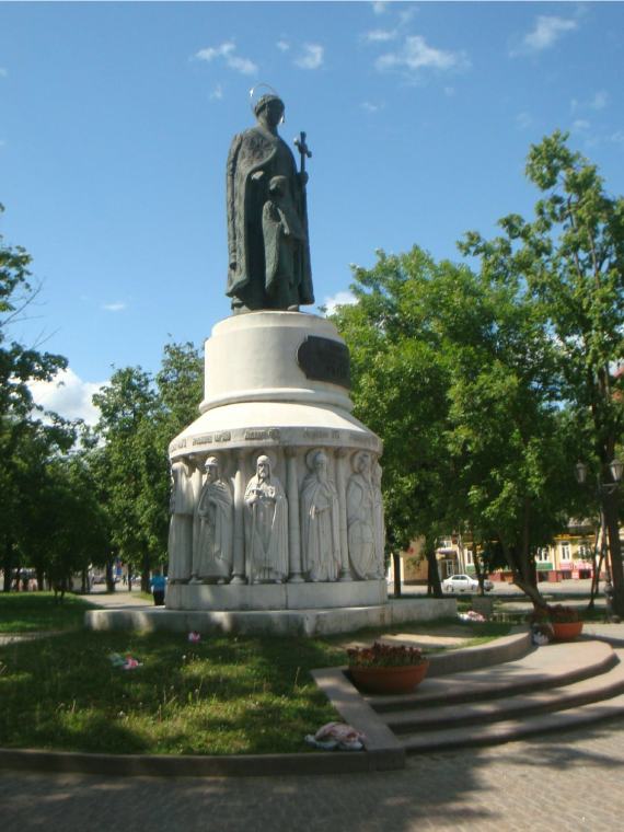 Памятник Святой равноапостольной княгине Ольге