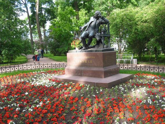Памятник А.С. Пушкину - лицеисту