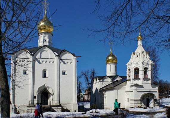Введенский и Пятницкий храмы