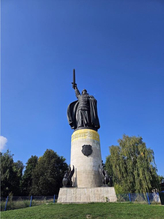 Памятник Илье Муромцу