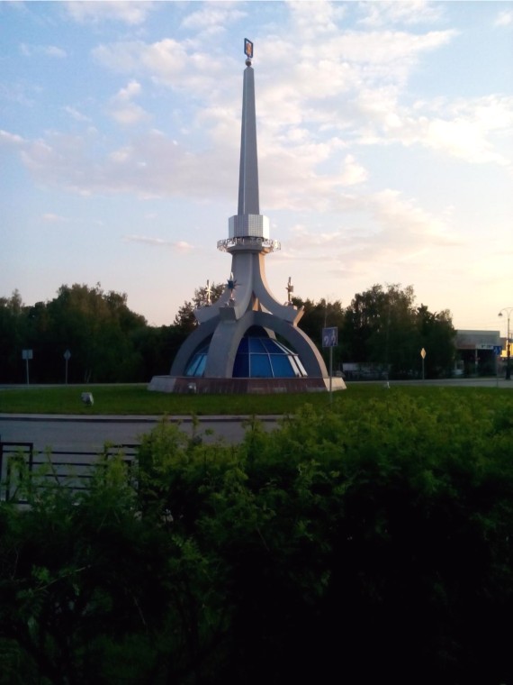 Стела "Тобольск - жемчужина Сибири"