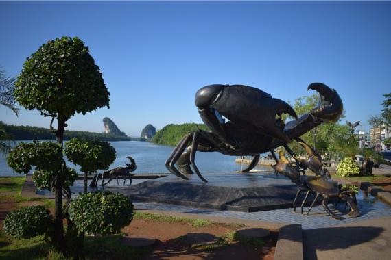The Mud Crabs Sculpture