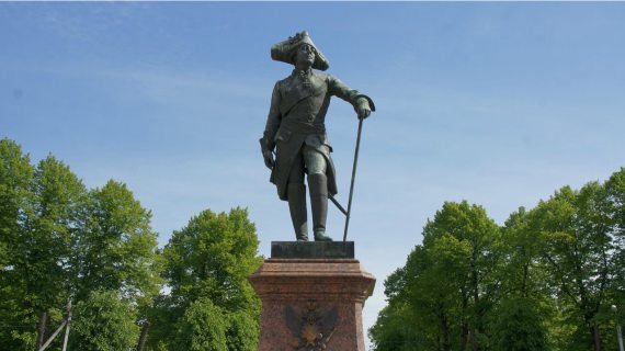 Памятник императору Павлу l