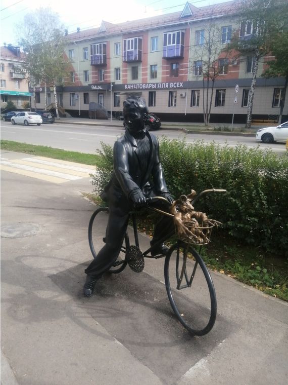 Памятник молодому Габдулле Тукаю