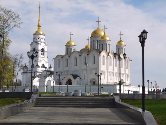Памятник князю Владимиру и святителю Федору