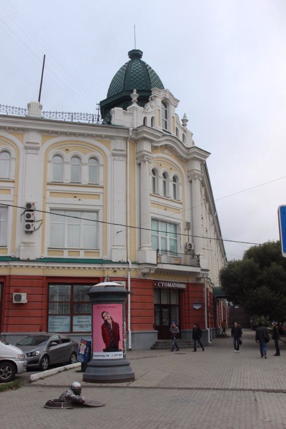 Памятник Сантехнику Степанычу