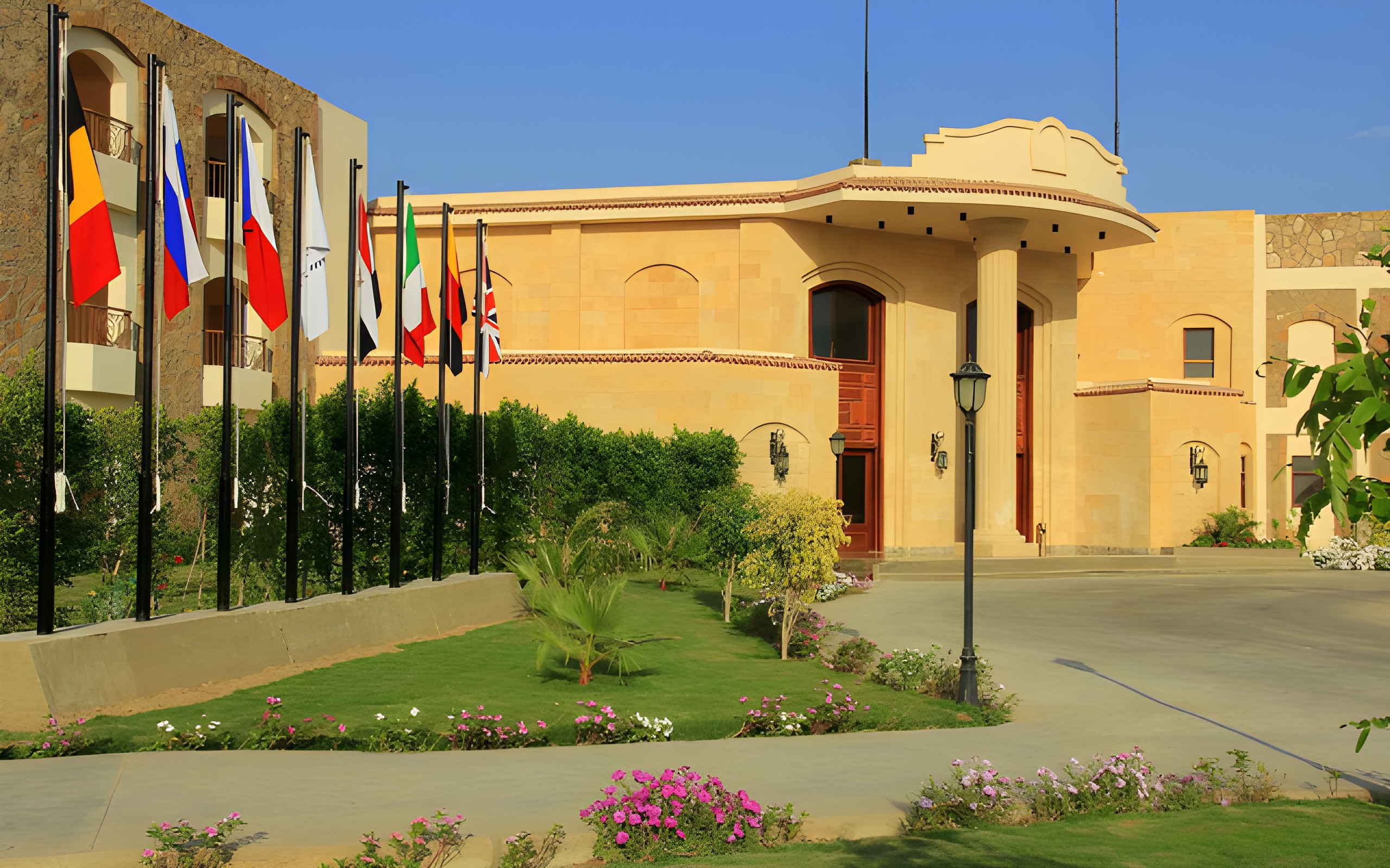 Royal Brayka Beach Resort