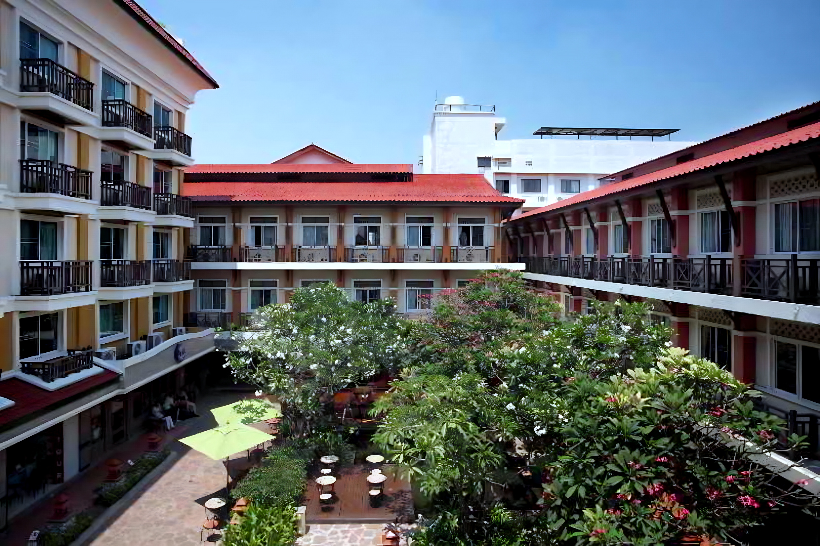 Цены на Rambuttri Village Inn & Plaza в Бангкоке