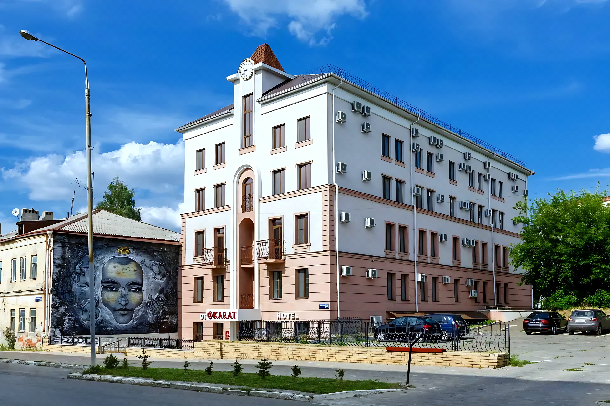 Карат — забронировать отель в Казани