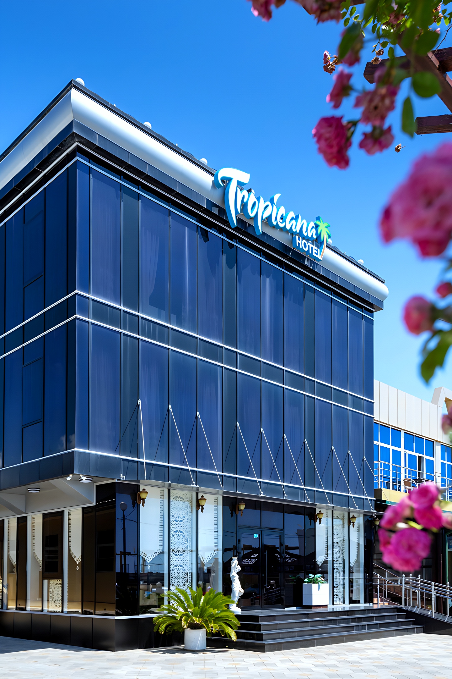 Отель Tropicana — отель с удобствами в Сочи