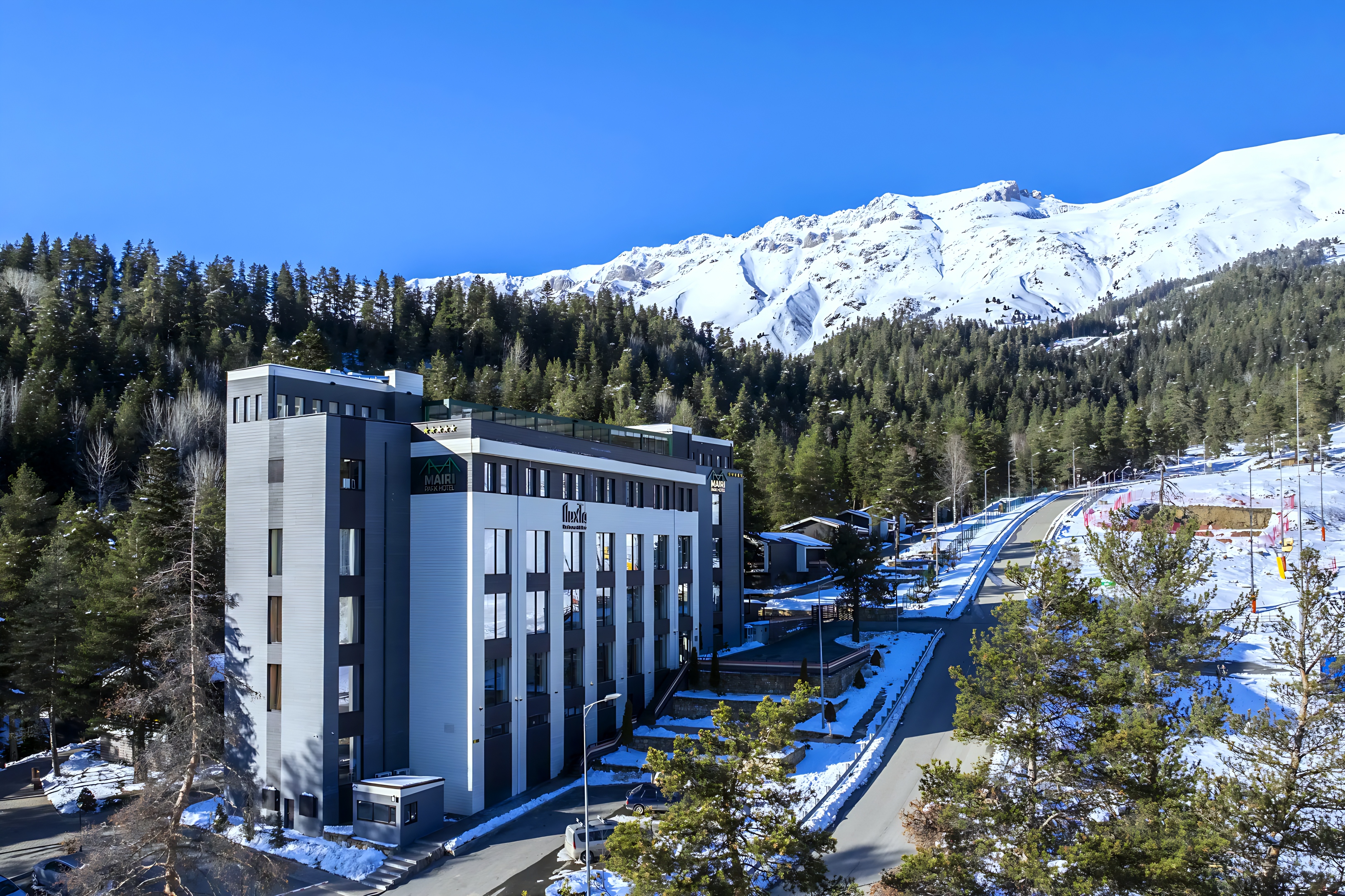 Отель Mairi Park Hotel