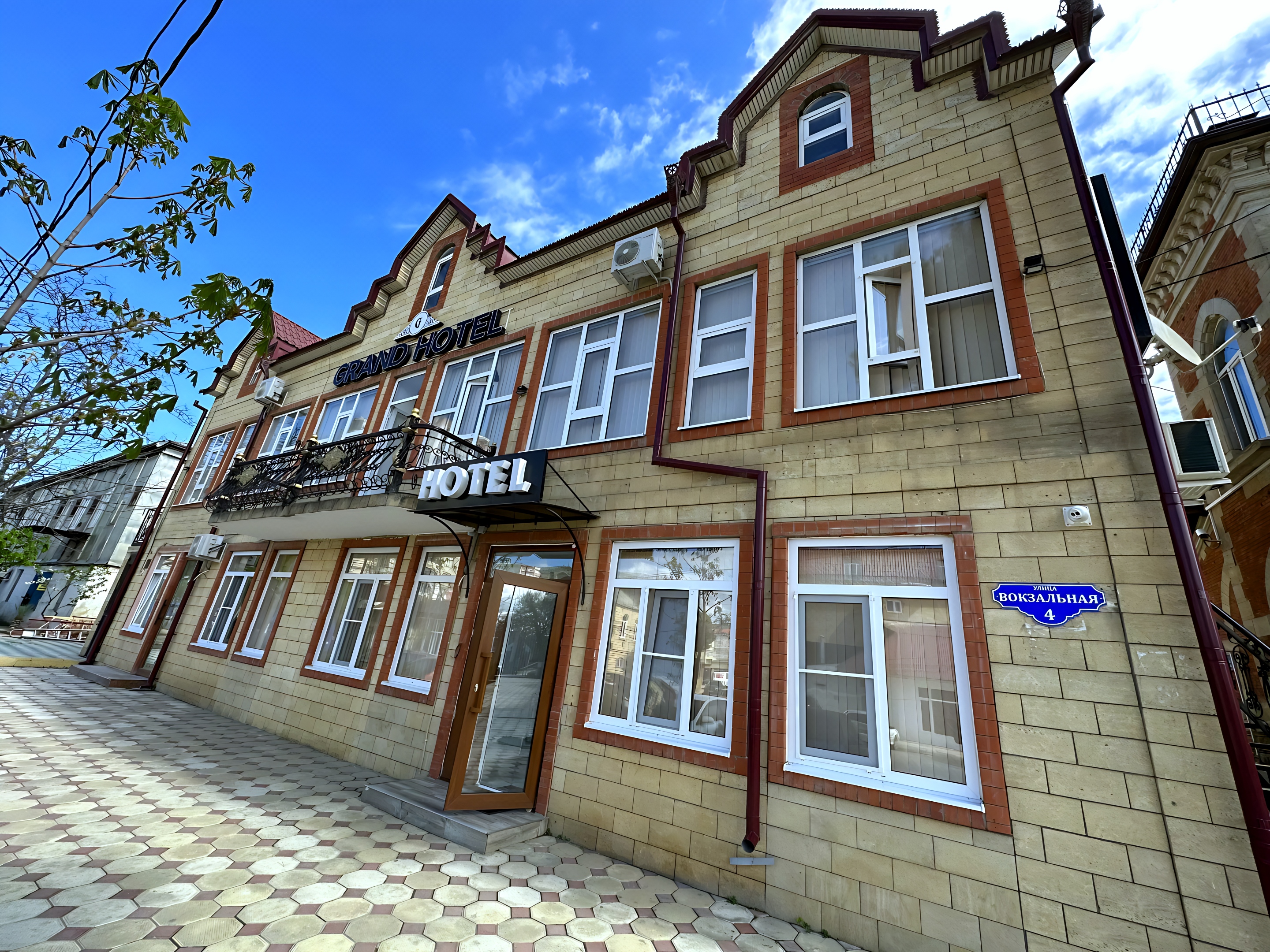 Отель Grand hotel