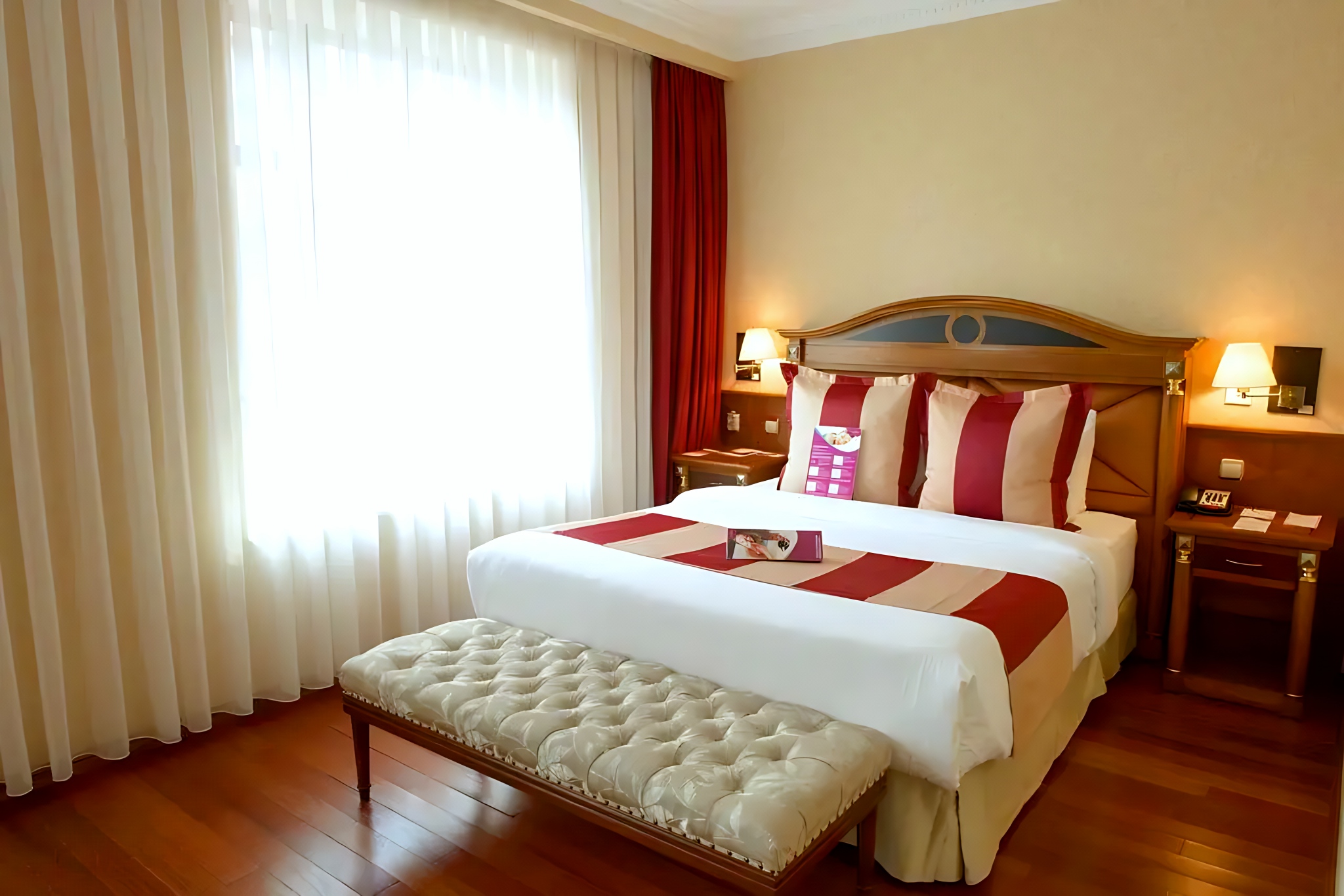 Otel' Crowne Plaza Minsk