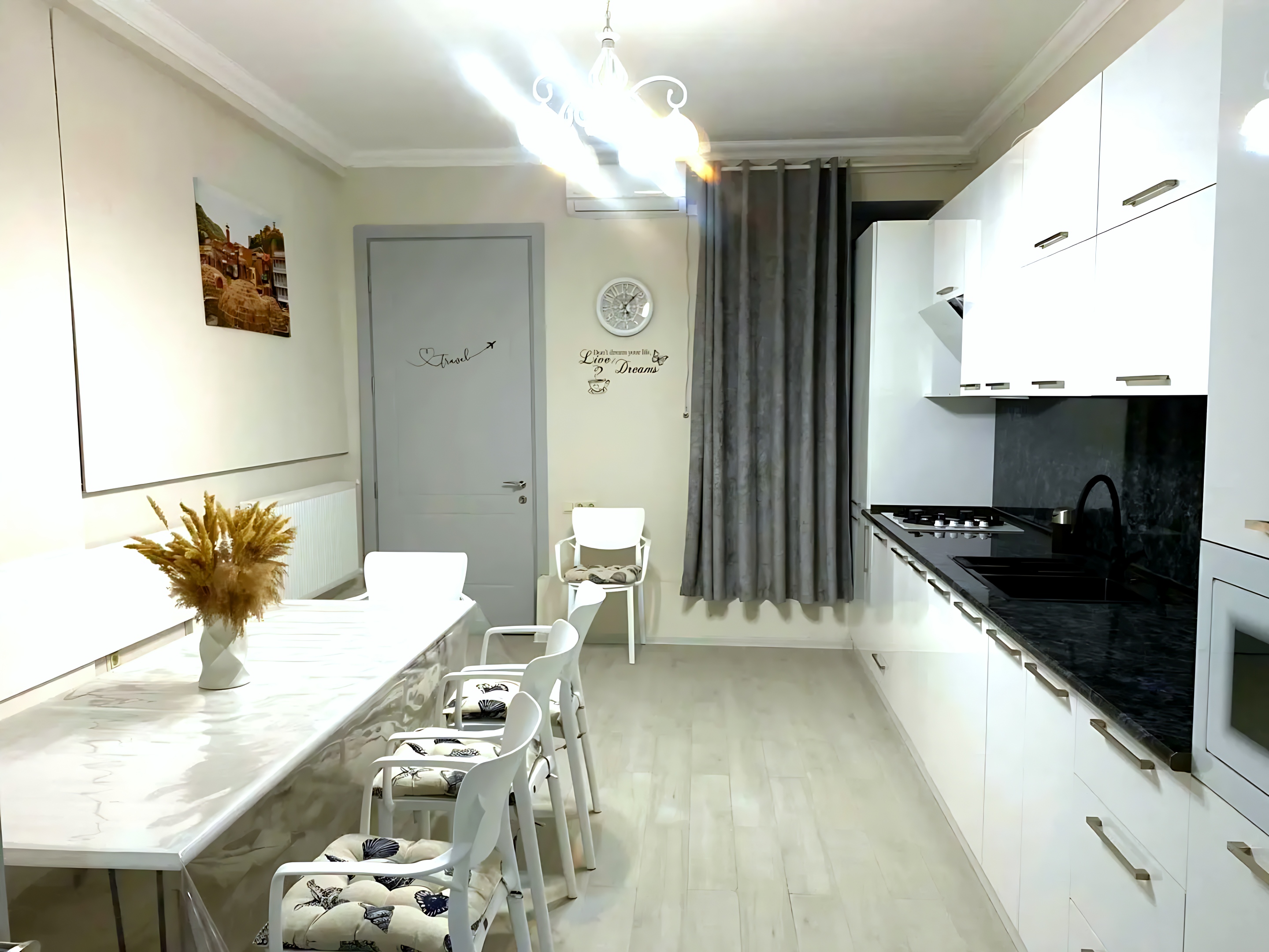 Цены на Мини-отель Cultural Crossing Hotel в Тбилиси