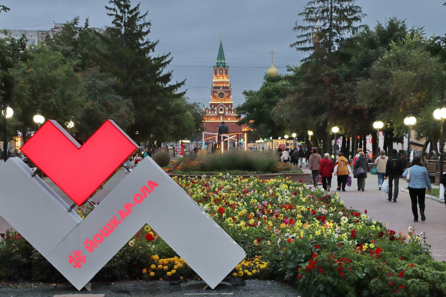 Бульвар Чавайна и бульвар Победы